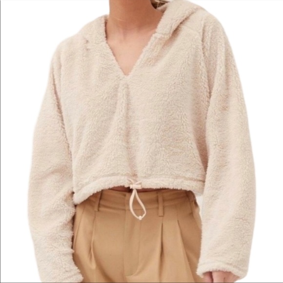 😊🧸Urban Outfitters Teddy Jacket Fleece Hooded Long Sleeve Cropped 🧸😊~ med - Picture 1 of 13